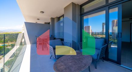 Широкая квартира с 2 спальнями в комплексе Eagle Tower