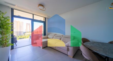 Широкая квартира с 2 спальнями в комплексе Eagle Tower