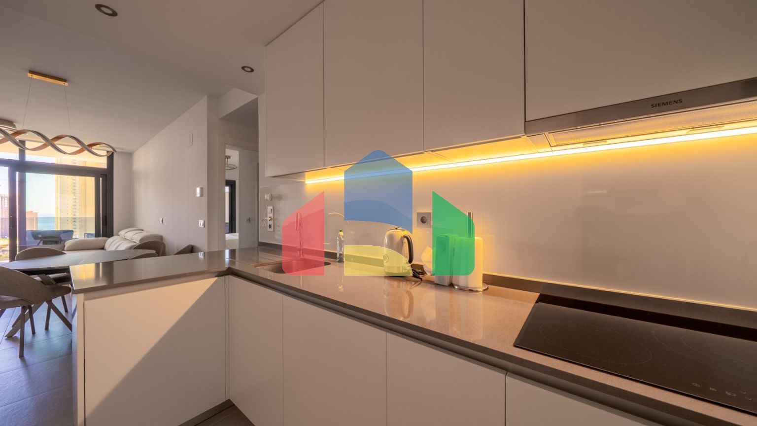 Широкая квартира с 2 спальнями в комплексе Eagle Tower