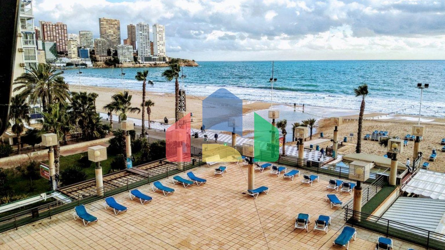 Квартира на первой линии пляжа Леванте в Бенидорме