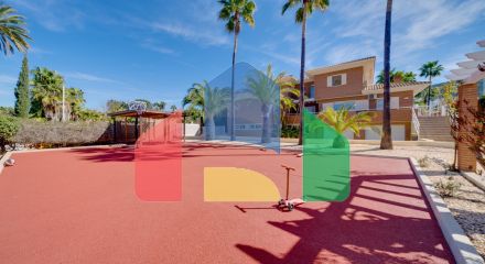 Эксклюзивная вилла в Бенидорме: Уникальное Пространство в Привилегированном Жилом Районе.