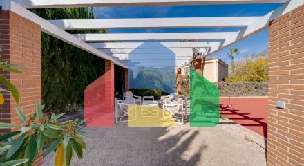 Эксклюзивная вилла в Бенидорме: Уникальное Пространство в Привилегированном Жилом Районе.