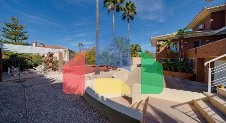 Эксклюзивная вилла в Бенидорме: Уникальное Пространство в Привилегированном Жилом Районе.