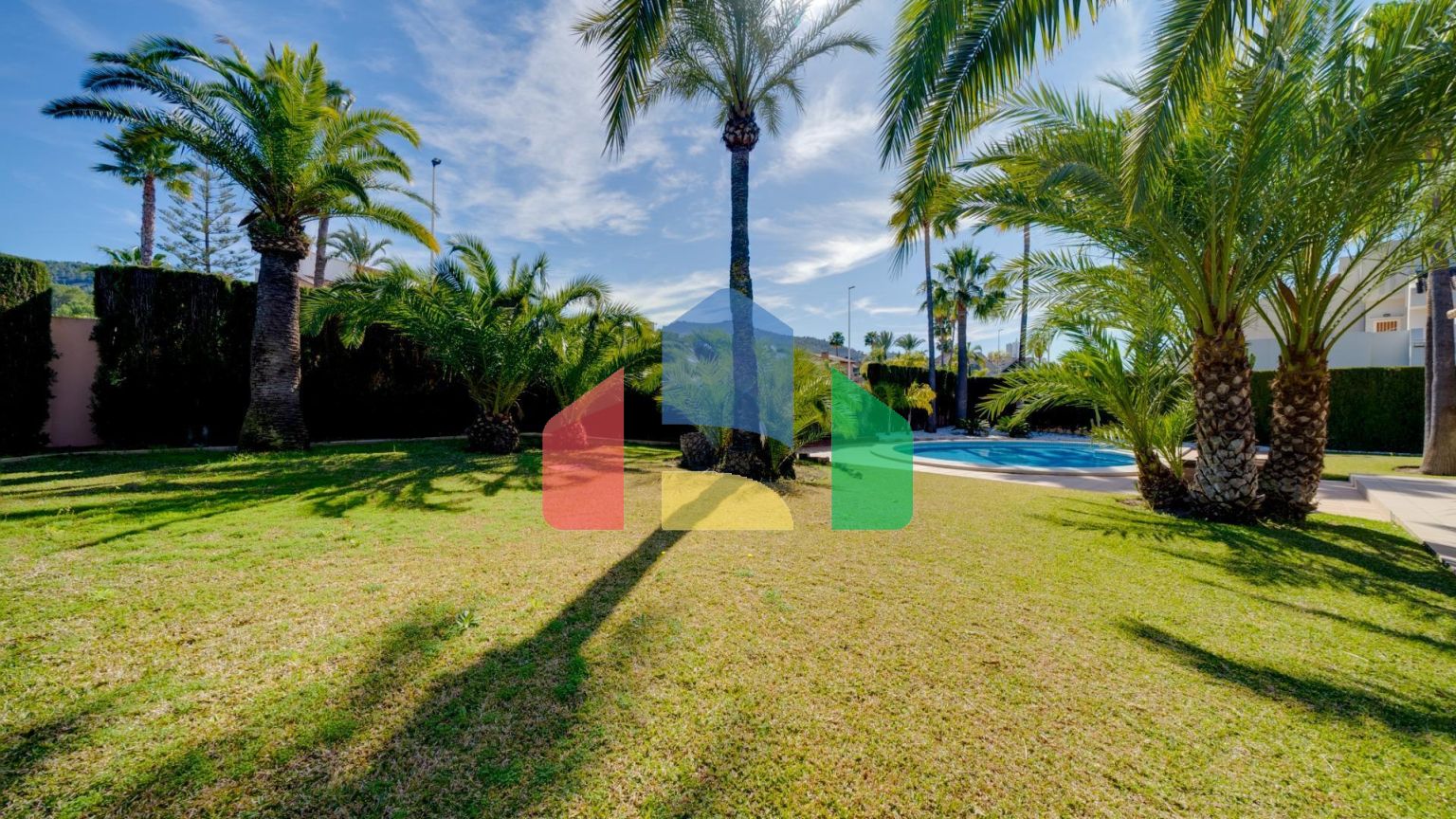 Эксклюзивная вилла в Бенидорме: Уникальное Пространство в Привилегированном Жилом Районе.