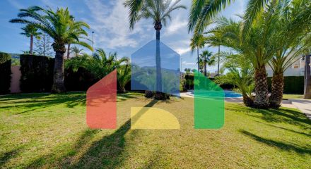 Эксклюзивная вилла в Бенидорме: Уникальное Пространство в Привилегированном Жилом Районе.