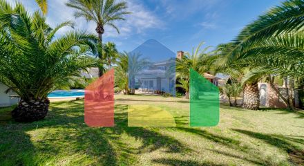 Эксклюзивная вилла в Бенидорме: Уникальное Пространство в Привилегированном Жилом Районе.