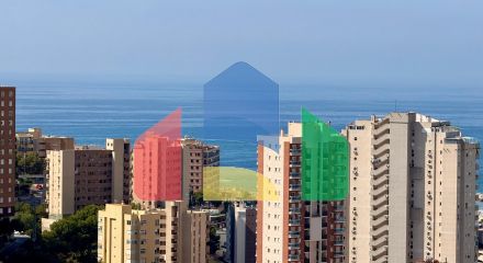 Квартира на 18 этаже с потрясающим видом на море, всего в 650 м от пляжа Пониенте в Бенидорме ️
