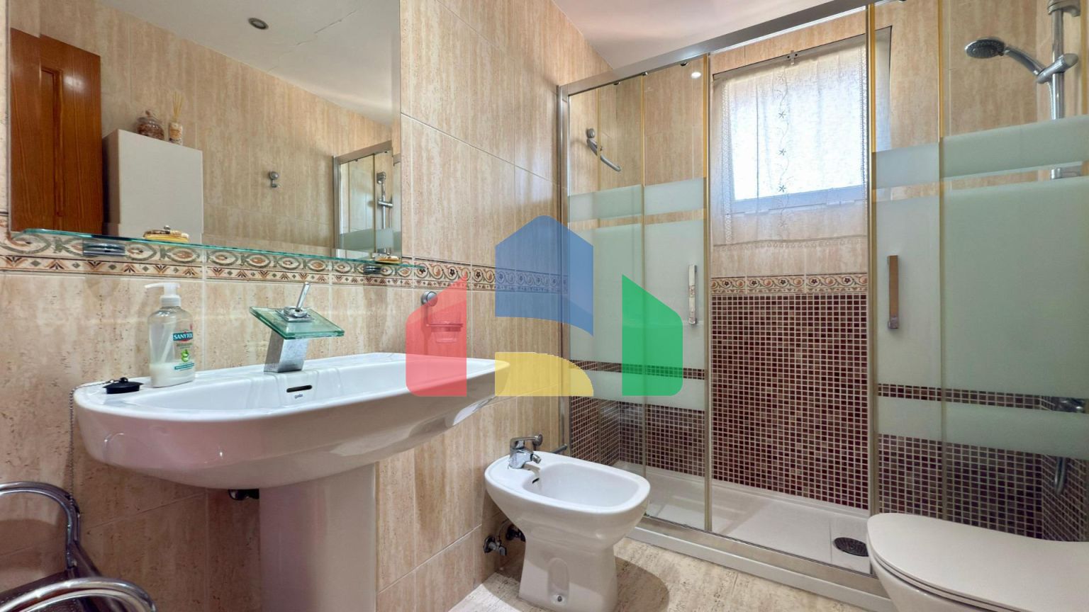 Квартира на 18 этаже с потрясающим видом на море, всего в 650 м от пляжа Пониенте в Бенидорме ️