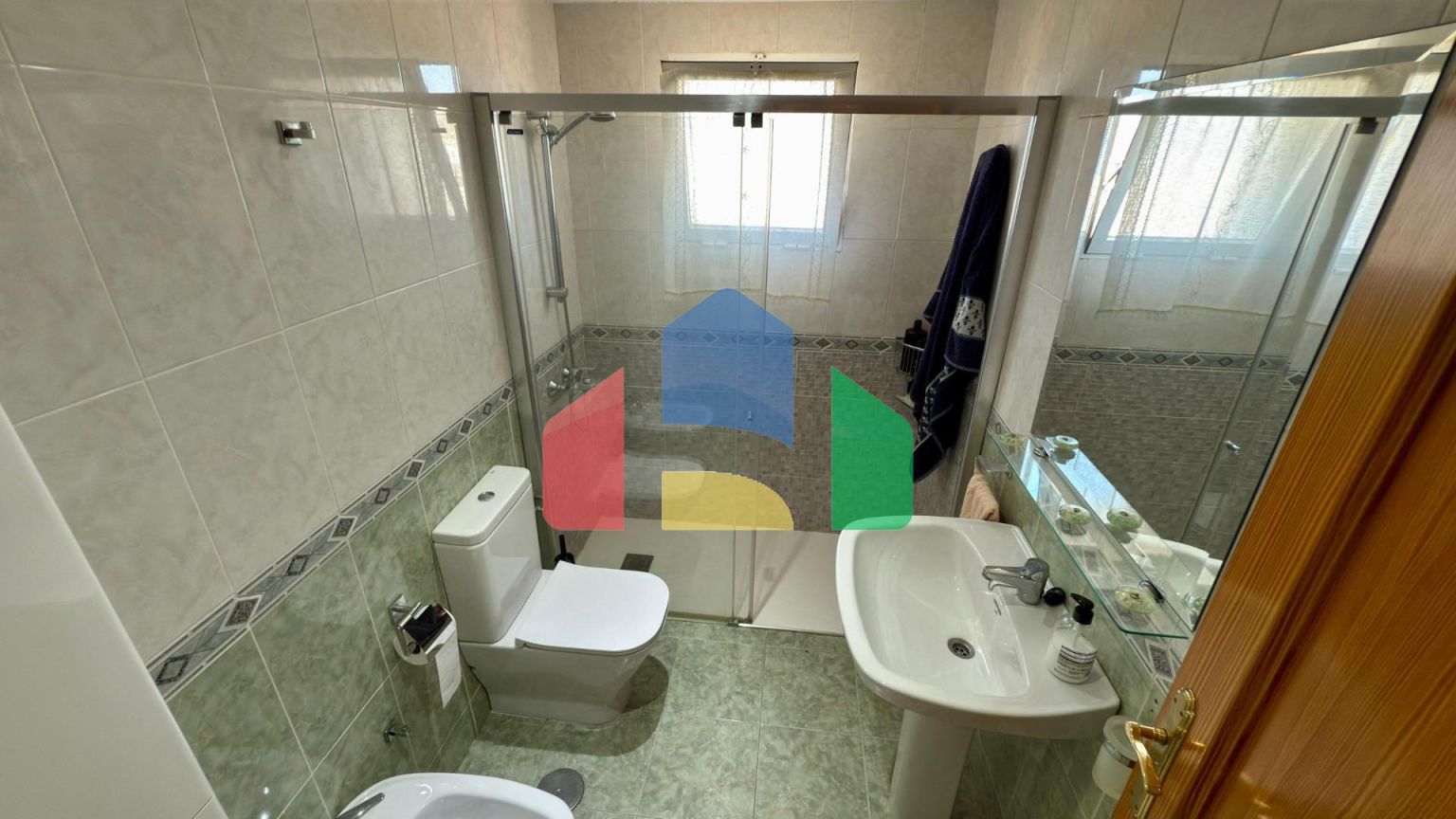 Квартира на 18 этаже с потрясающим видом на море, всего в 650 м от пляжа Пониенте в Бенидорме ️