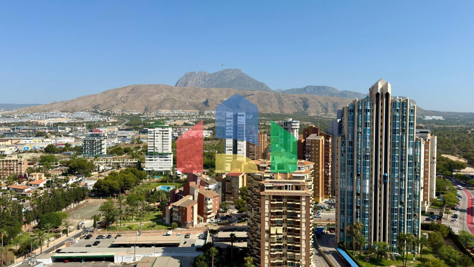 Квартира на 18 этаже с потрясающим видом на море, всего в 650 м от пляжа Пониенте в Бенидорме ️