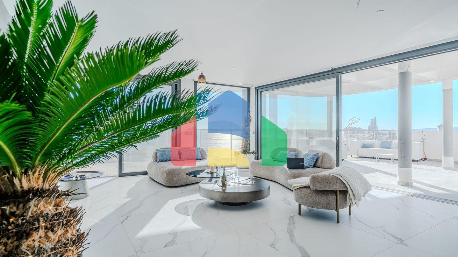 Премиум апартаменты в Sunset Cliffs — 29-й этаж