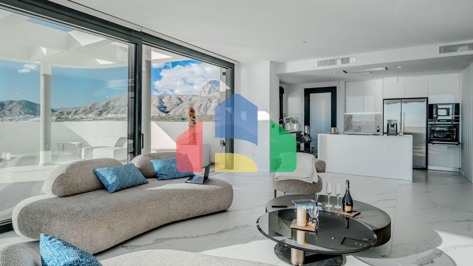 Премиум апартаменты в Sunset Cliffs — 29-й этаж