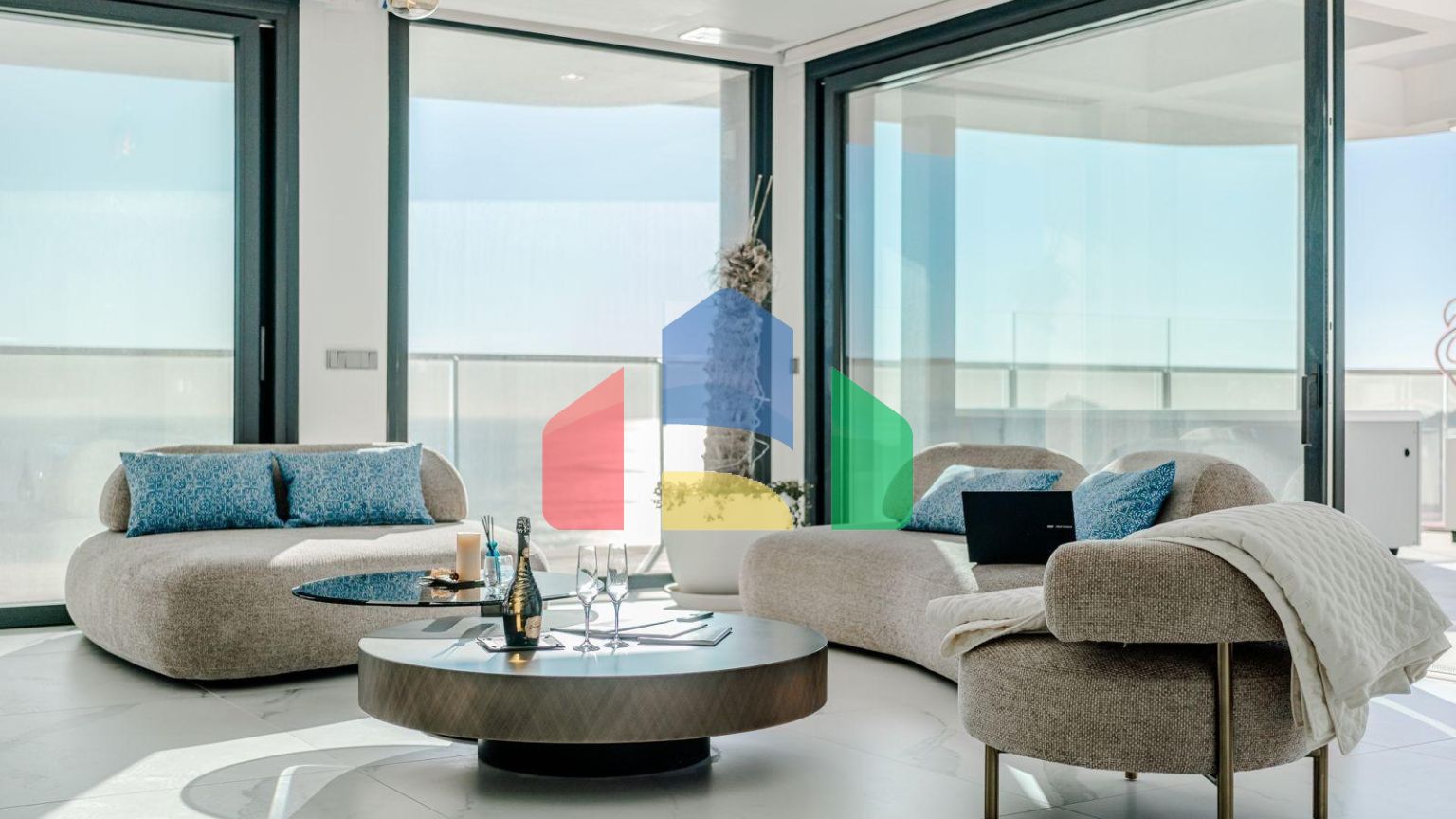 Премиум апартаменты в Sunset Cliffs — 29-й этаж