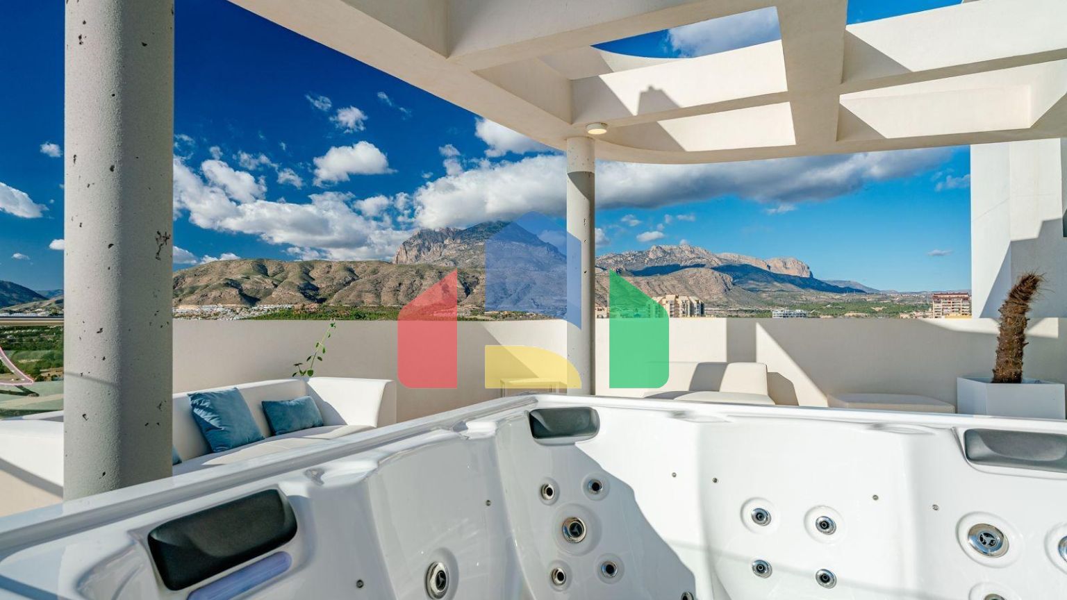 Премиум апартаменты в Sunset Cliffs — 29-й этаж