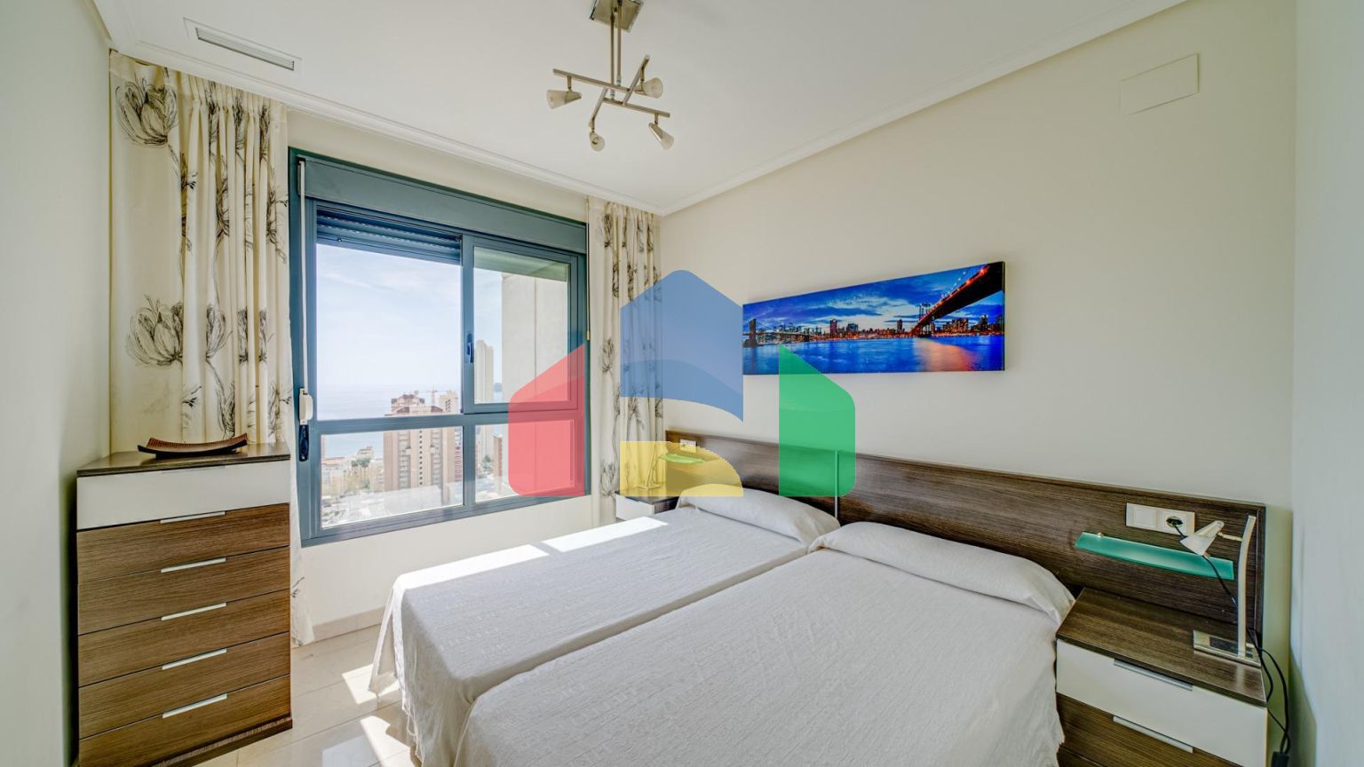 Светлая квартира с потрясающим видом на море