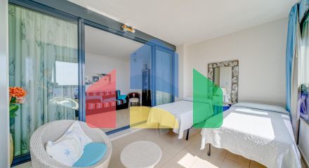 Светлая квартира с потрясающим видом на море Светлая квартира с потрясающим видом на море