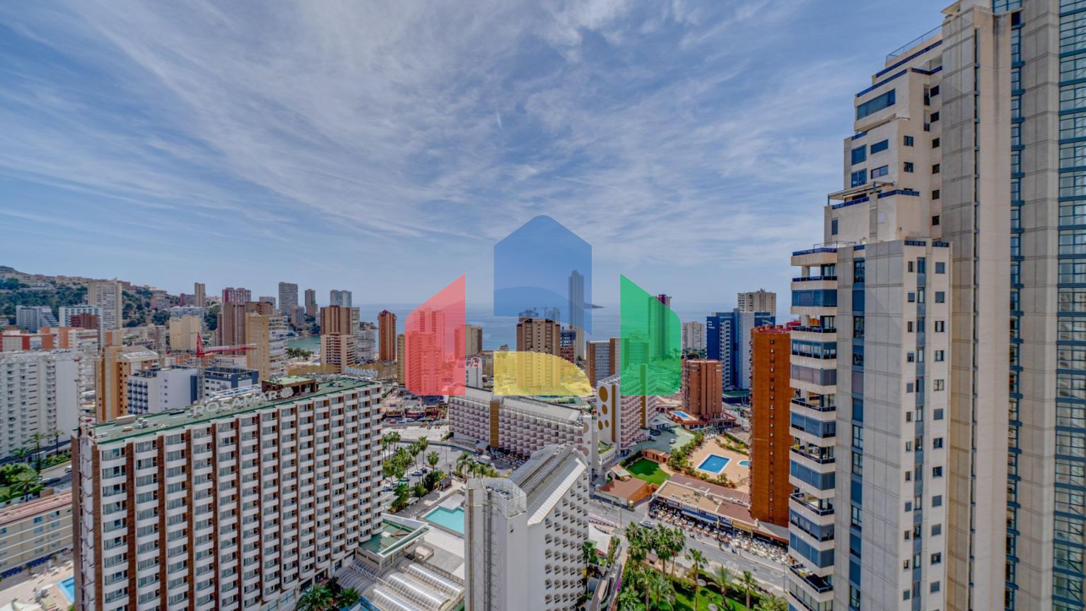 Светлая квартира с потрясающим видом на море