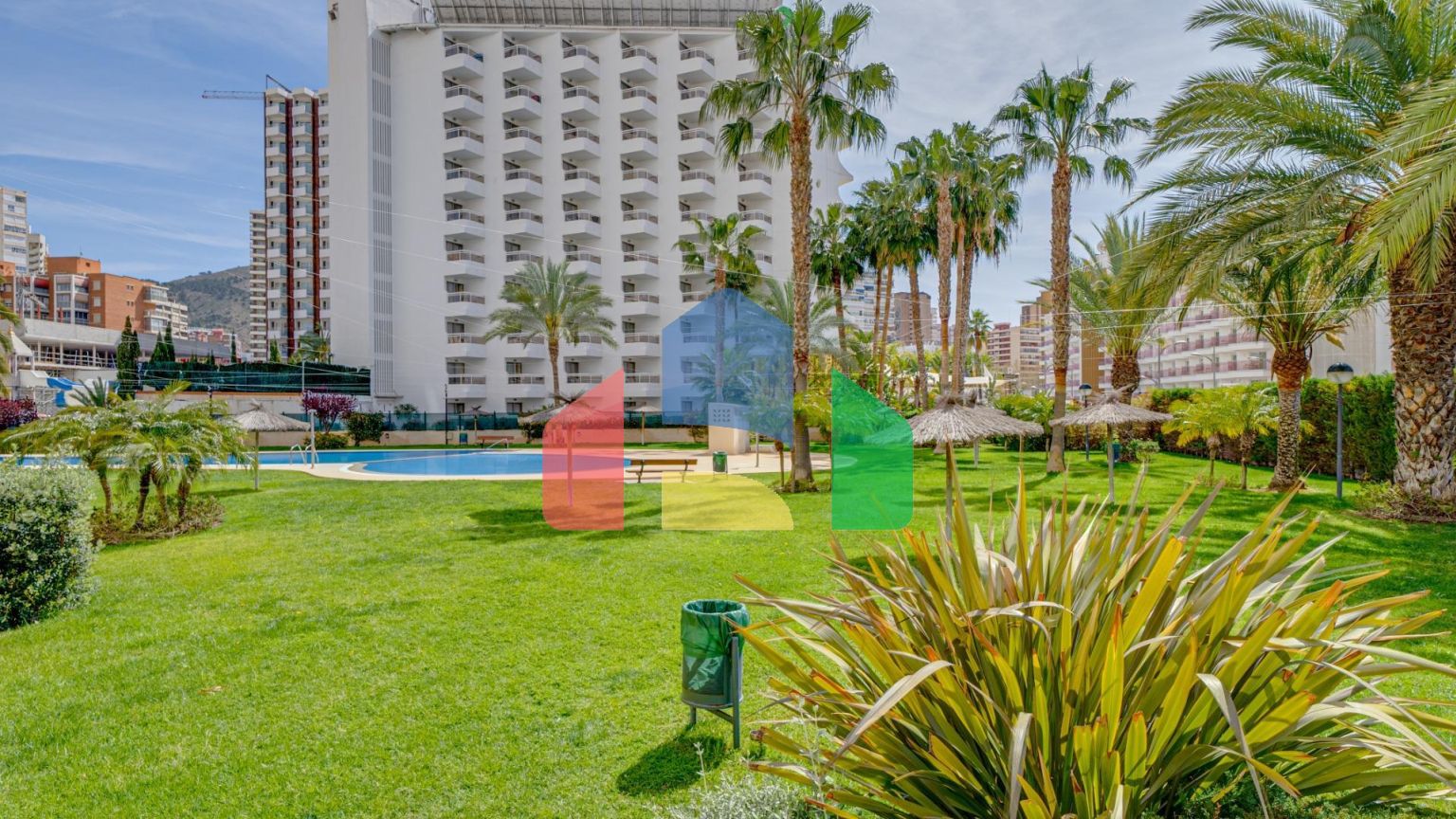 Светлая квартира с потрясающим видом на море