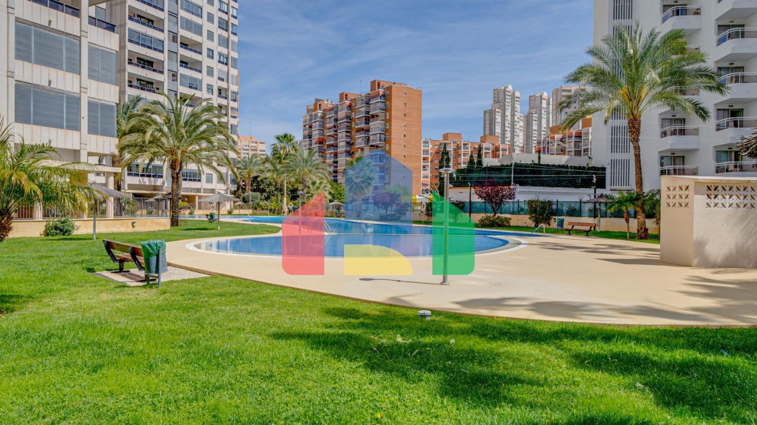 Светлая квартира с потрясающим видом на море