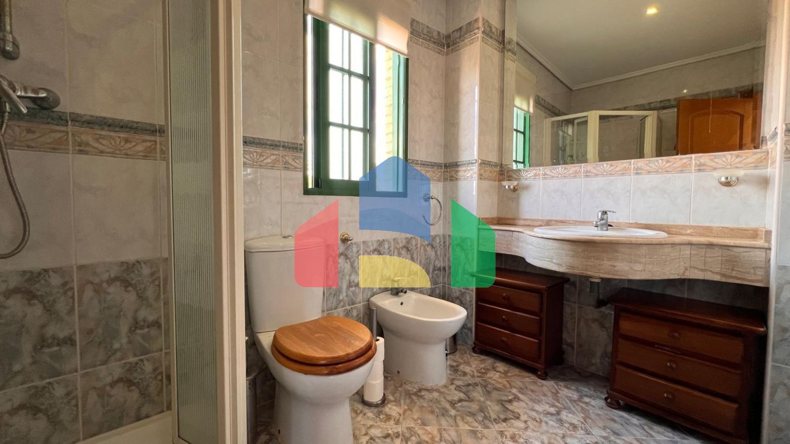 Вилла с бассейном и видами на горы и Бенидорм в районе Ринкон де Лойкс