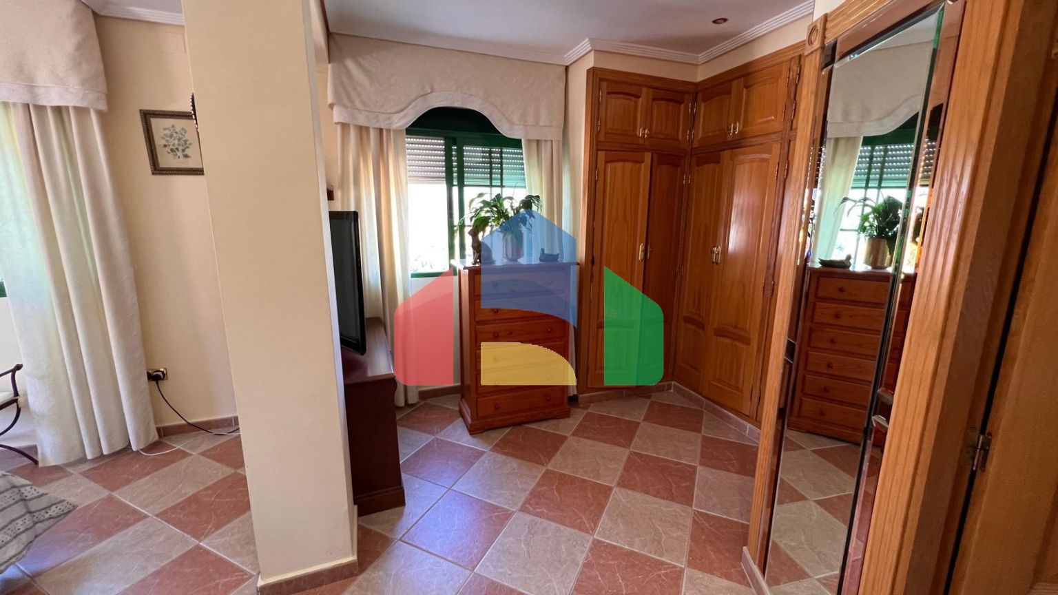 Вилла с бассейном и видами на горы и Бенидорм в районе Ринкон де Лойкс