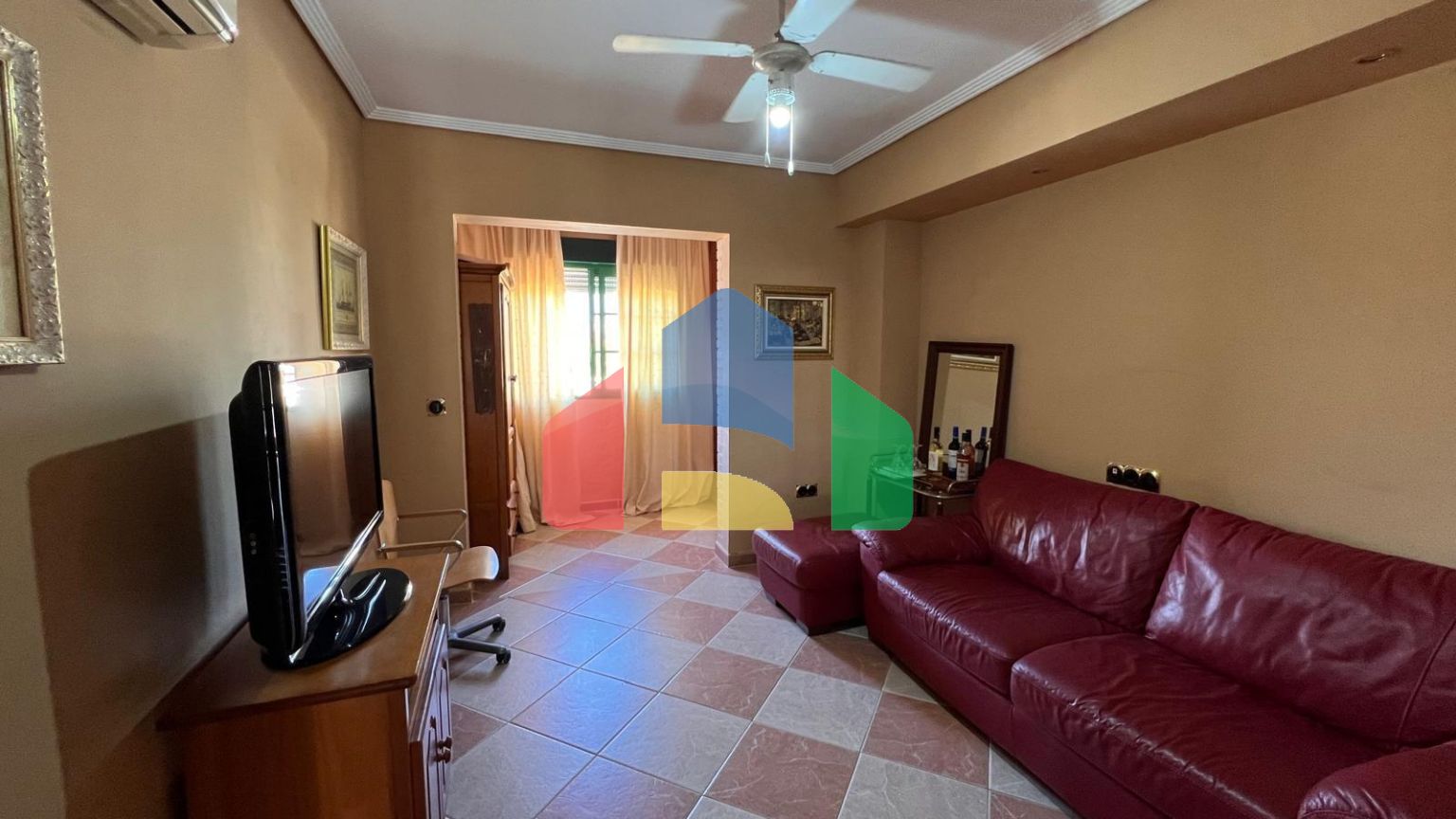 Вилла с бассейном и видами на горы и Бенидорм в районе Ринкон де Лойкс