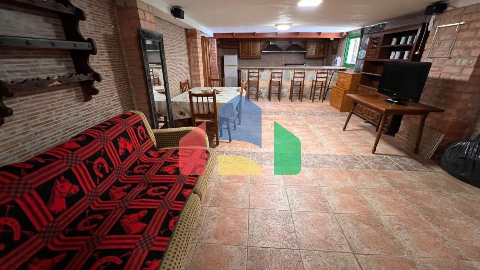 Вилла с бассейном и видами на горы и Бенидорм в районе Ринкон де Лойкс