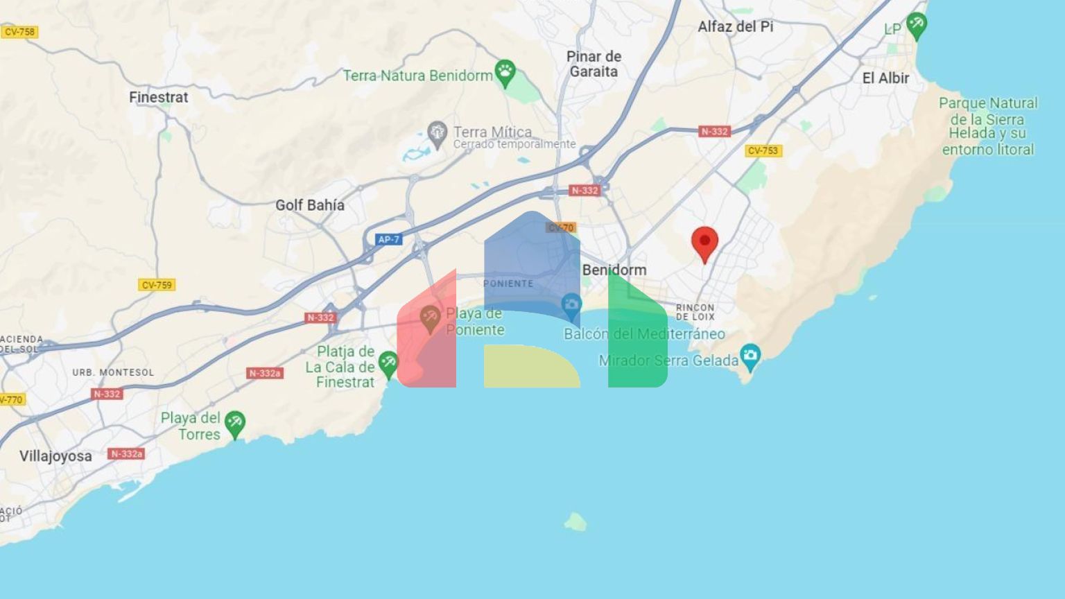 Новые дома с гаражом и кладовой