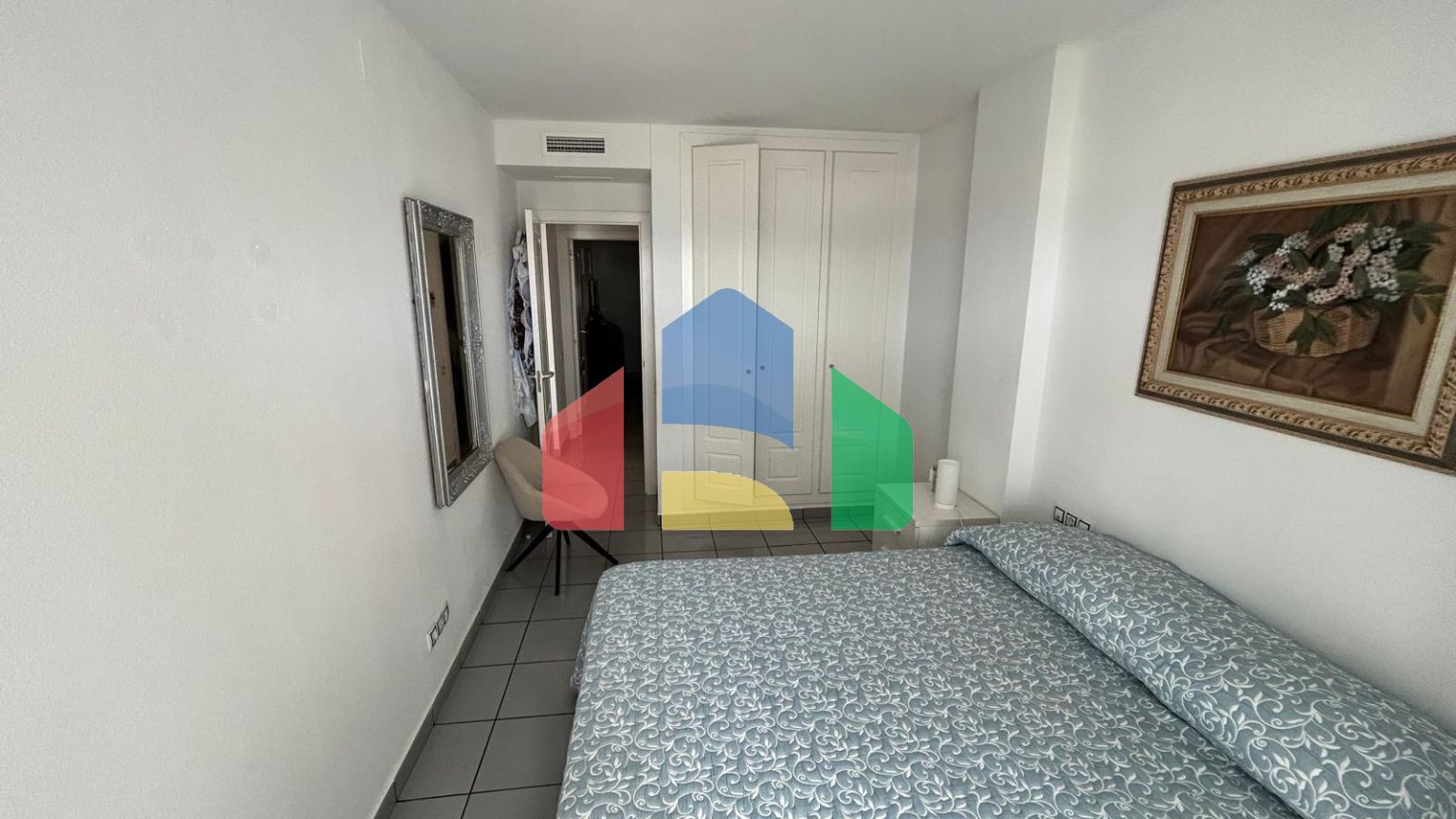 Красивые апартаменты с потрясающим видом на пляж Бенидорма!