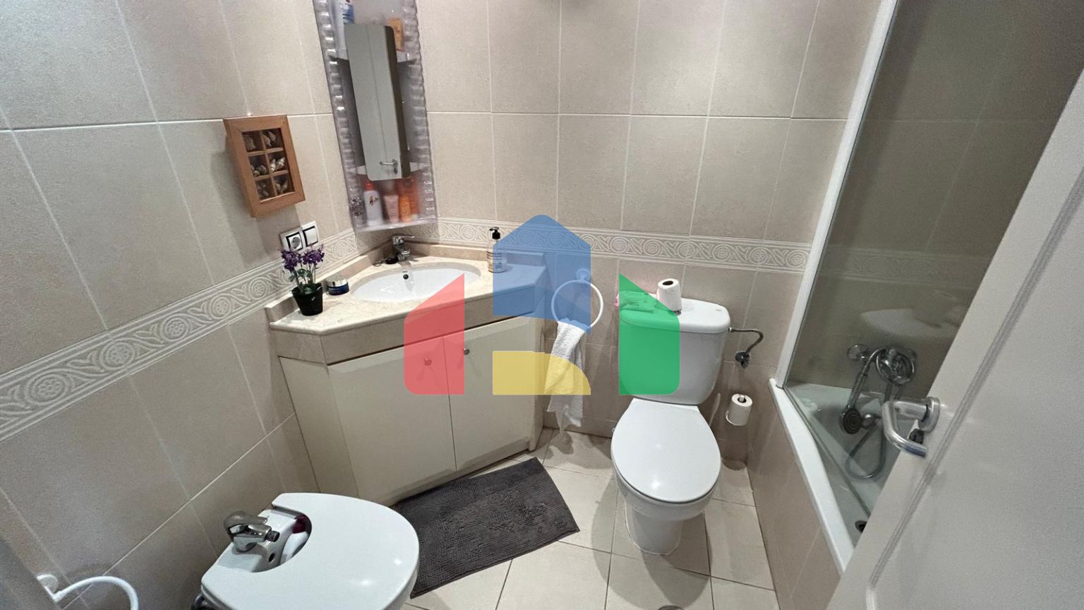 Красивые апартаменты с потрясающим видом на пляж Бенидорма!