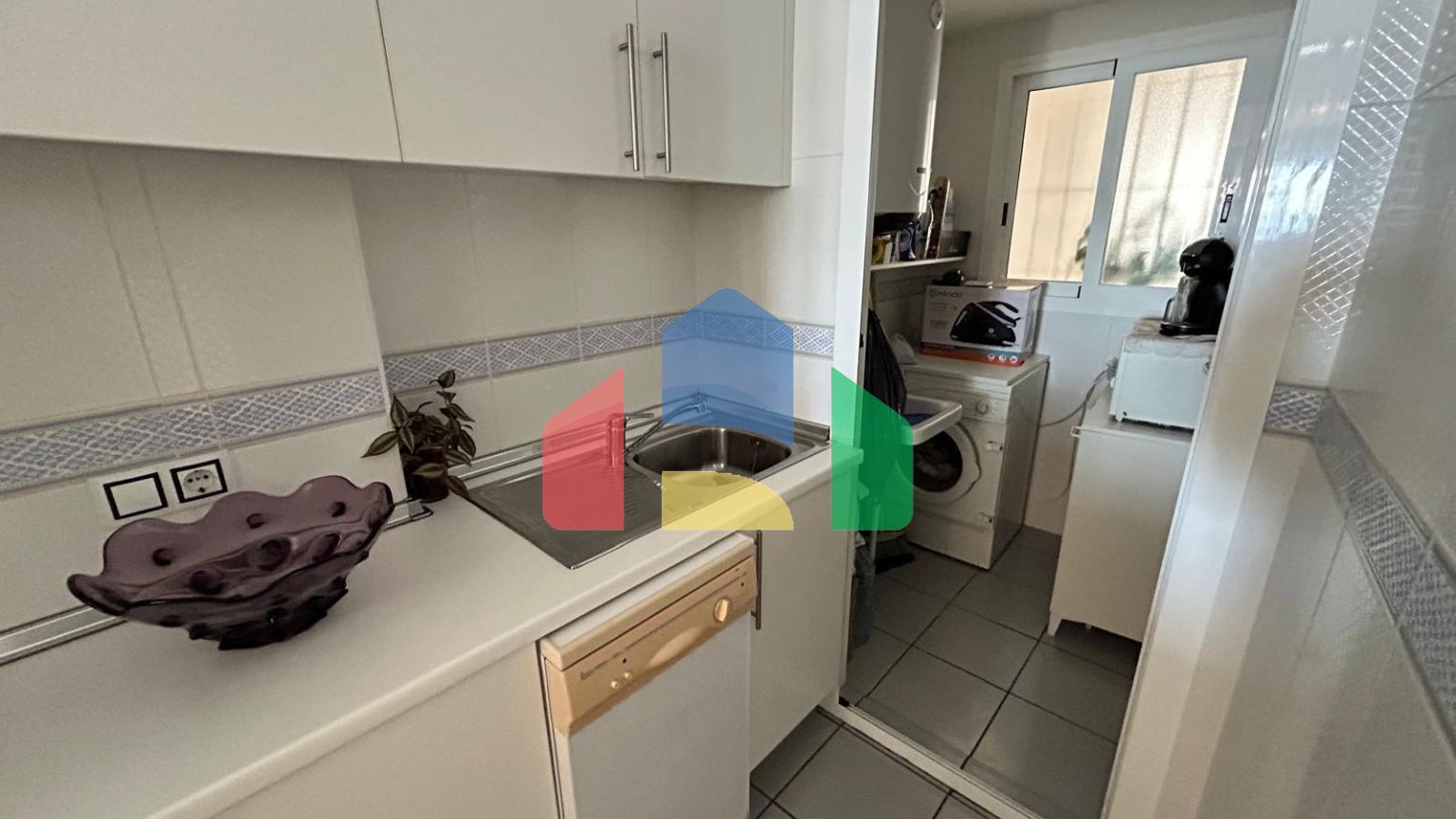 Красивые апартаменты с потрясающим видом на пляж Бенидорма!