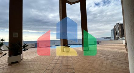 Красивые апартаменты с потрясающим видом на пляж Бенидорма!