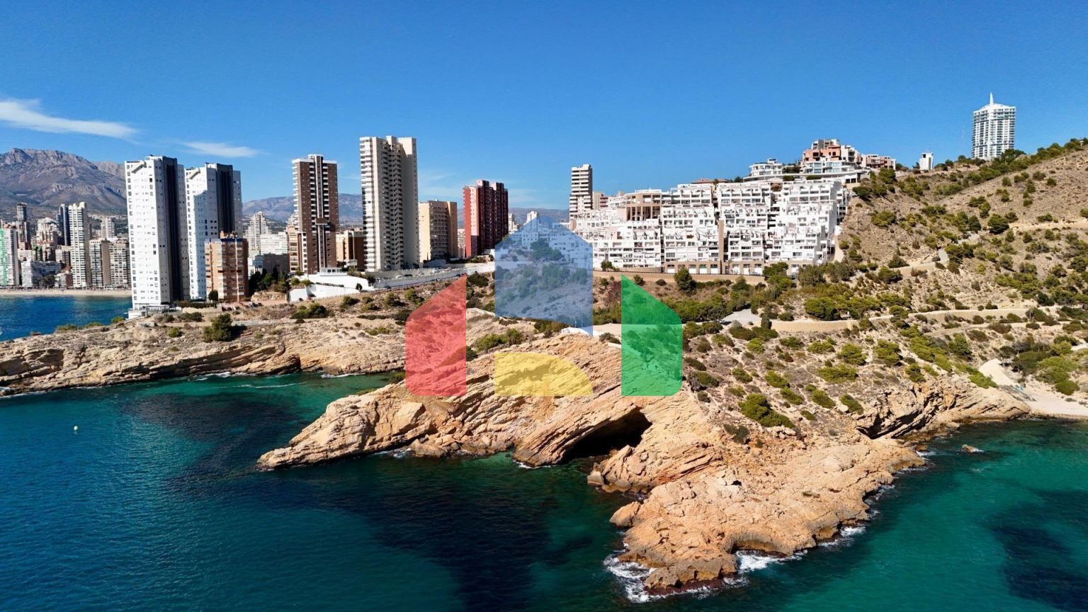 Красивые апартаменты с потрясающим видом на пляж Бенидорма!