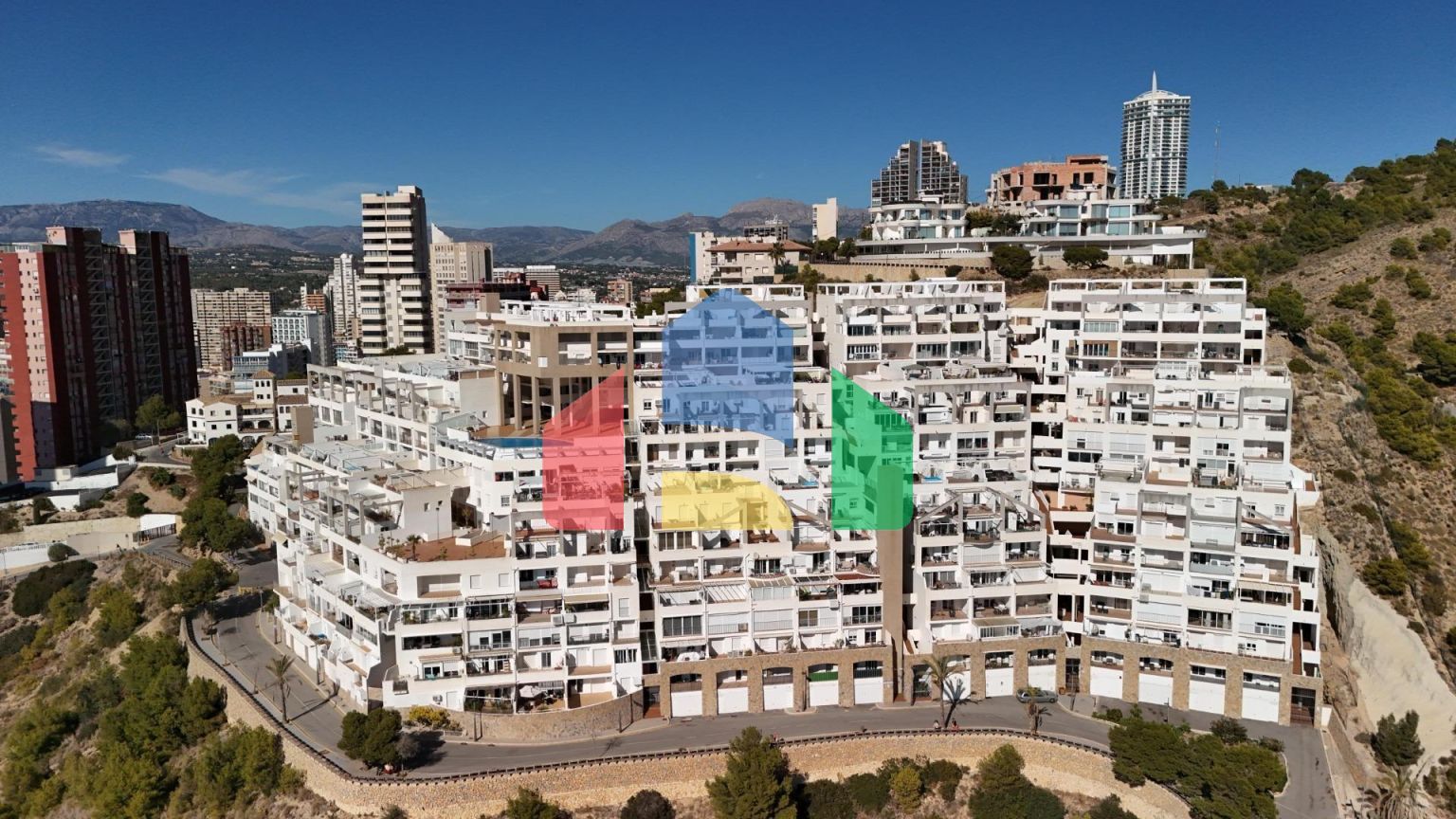 Красивые апартаменты с потрясающим видом на пляж Бенидорма!