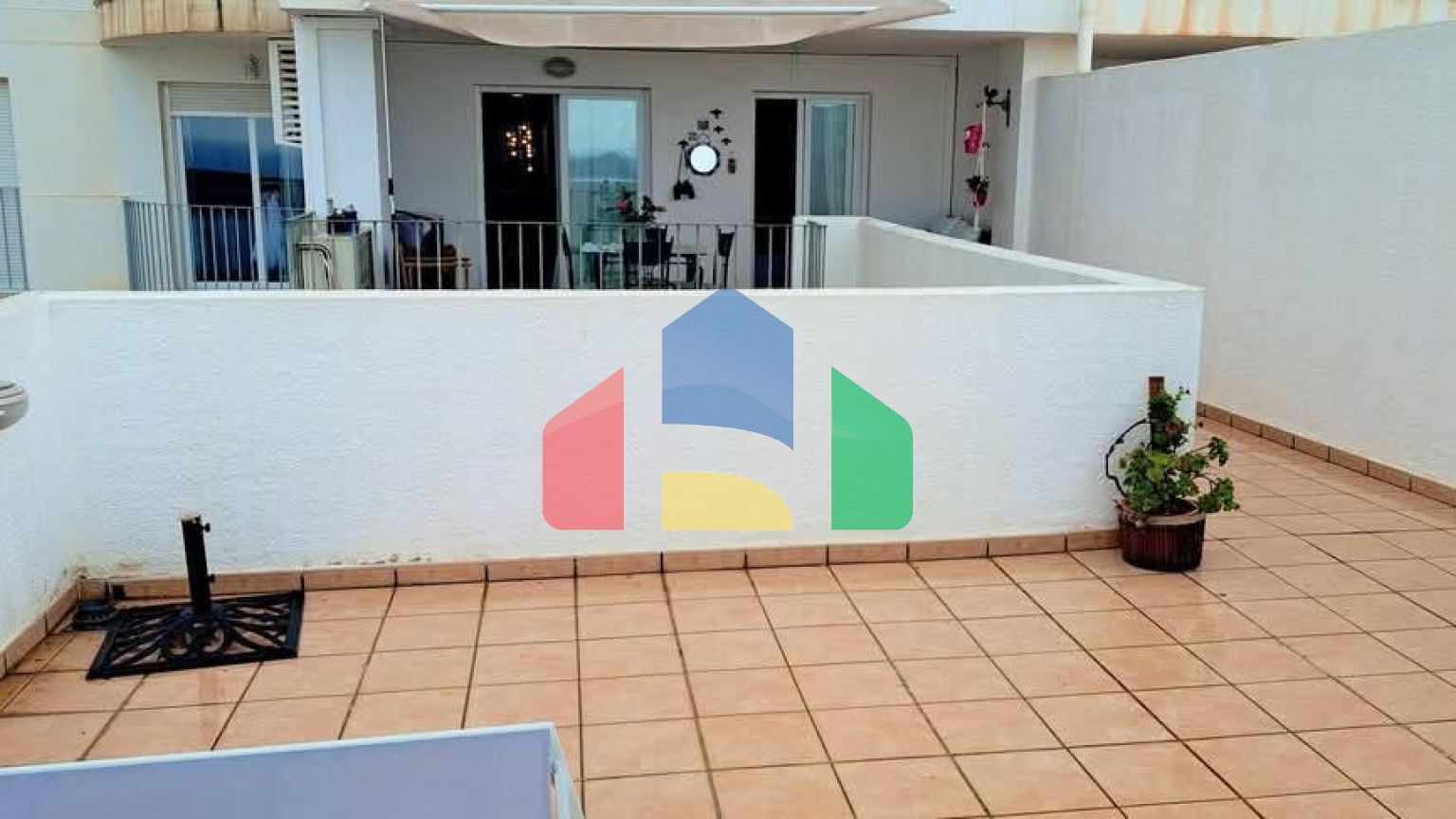 Красивые апартаменты с потрясающим видом на пляж Бенидорма!