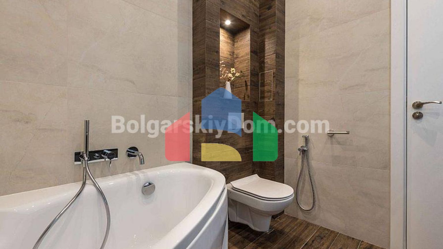 Трехкомнатная квартира в Варне