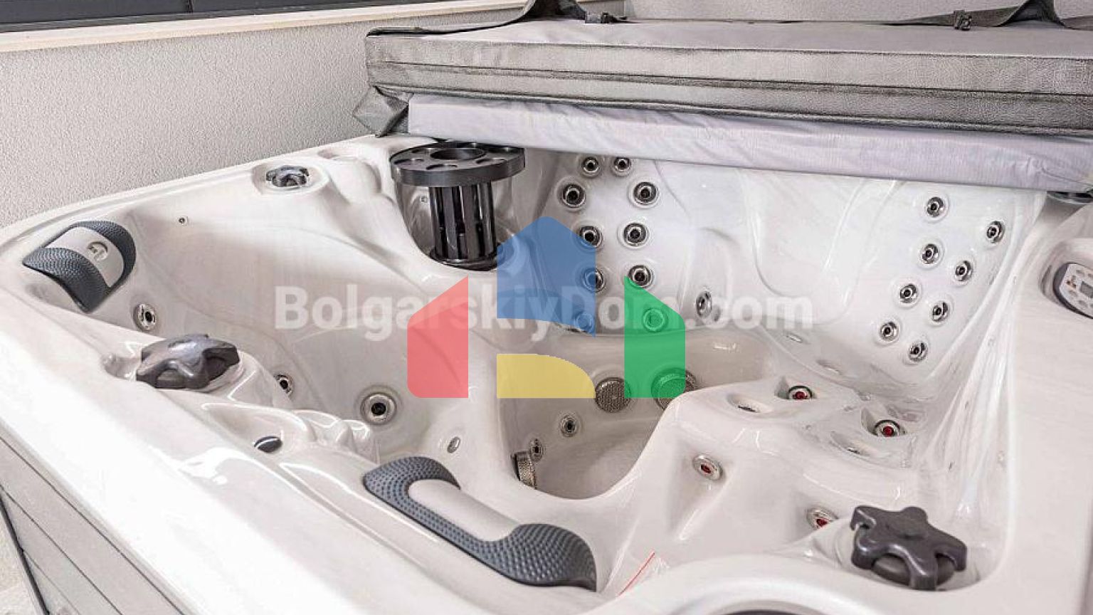 Трехкомнатная квартира в Варне