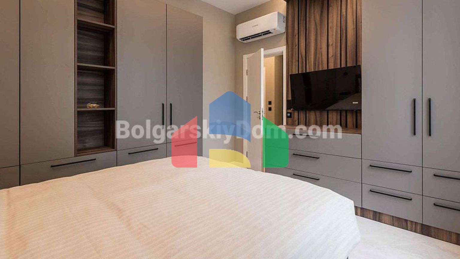 Трехкомнатная квартира в Варне