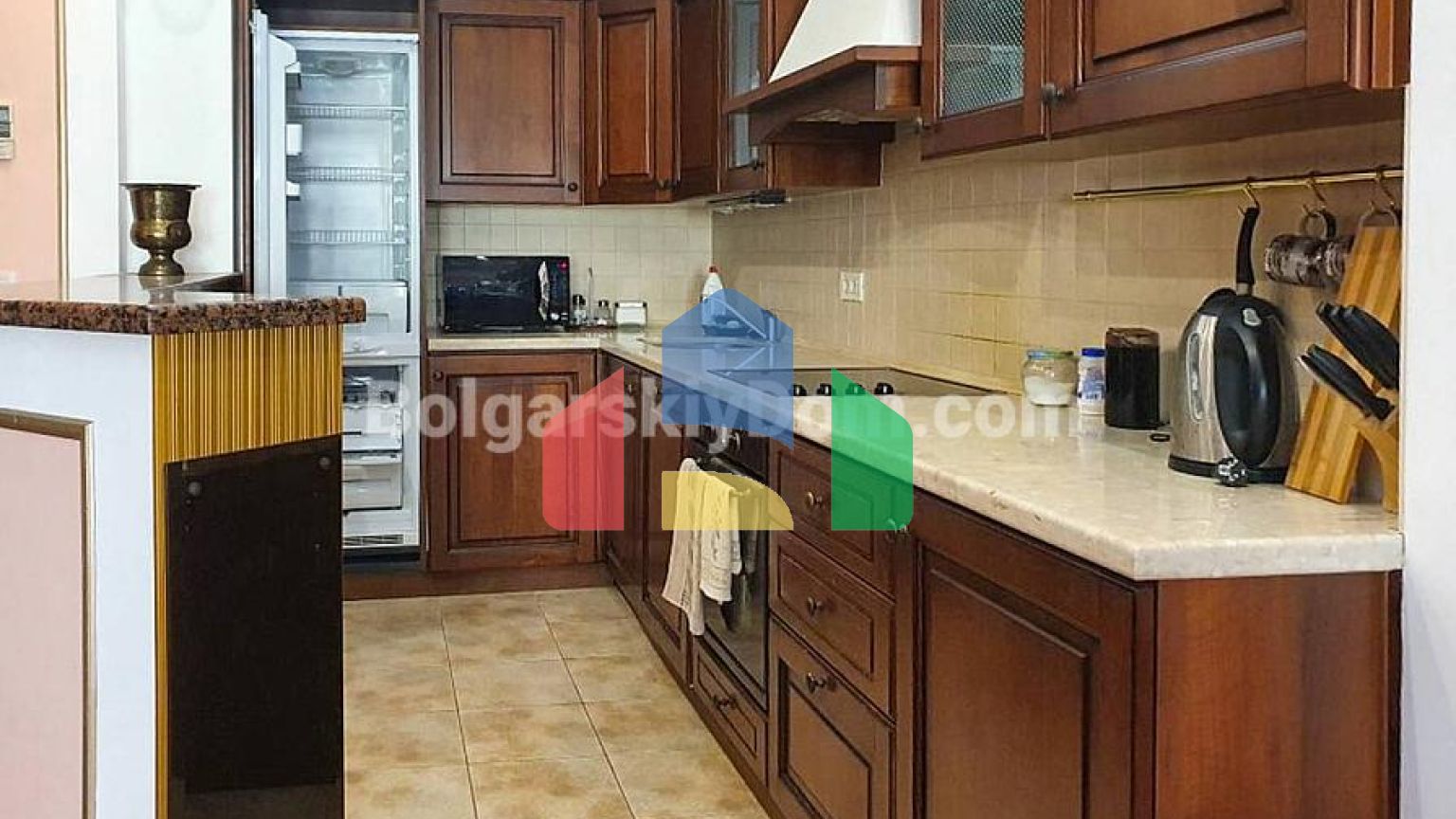 Трехкомнатная квартира в Порт Палас