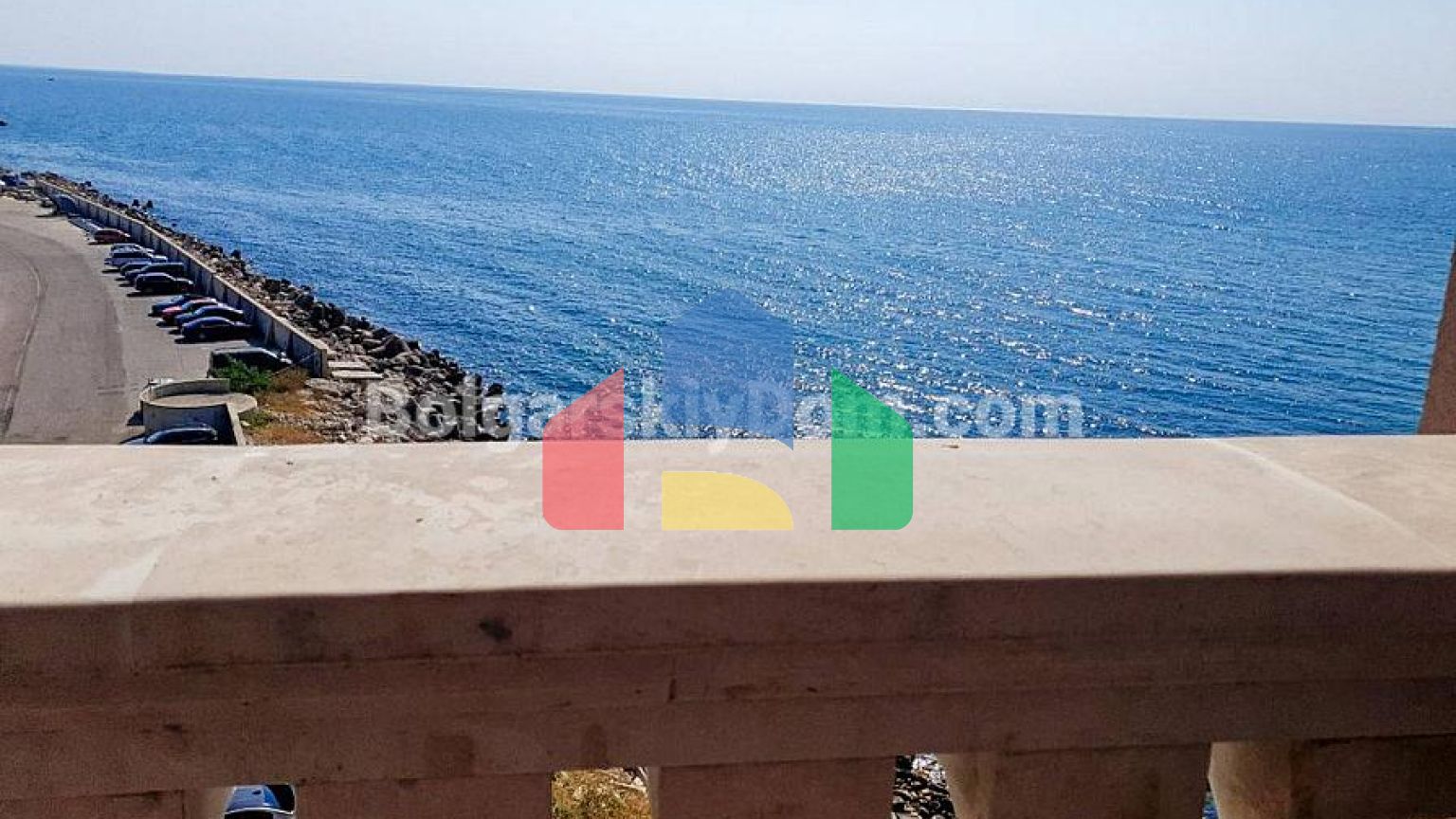 Трехкомнатная квартира в Порт Палас