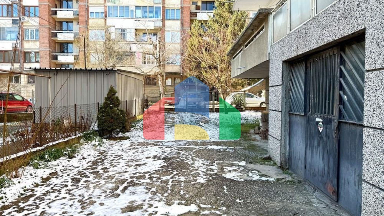 Residential - Garage - Veliko Tarnovo, Veliko Turnovo, Bulgaria - BU