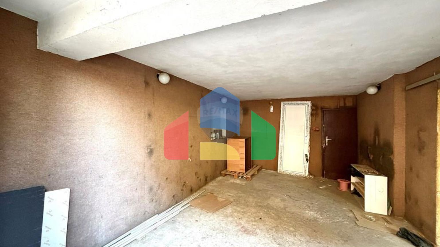 Residential - Garage - Veliko Tarnovo, Veliko Turnovo, Bulgaria - BU