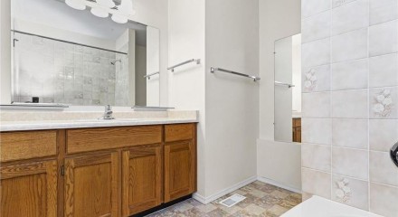 Residential - Condo/Apartment - Abbotsford, Canada - Canada