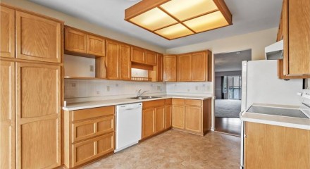 Residential - Condo/Apartment - Abbotsford, Canada - Canada