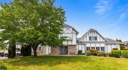 Residential - Condo/Apartment - Abbotsford, Canada - Canada