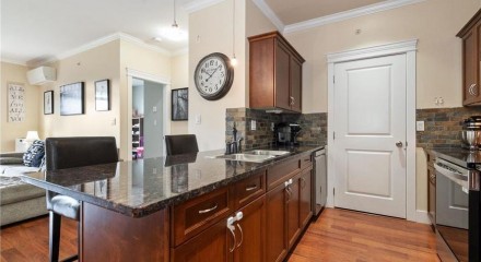 Residential - Condo/Apartment - Abbotsford, Canada - Canada