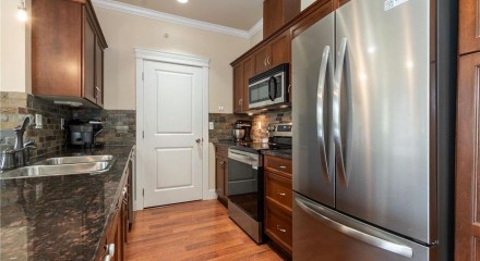 Residential - Condo/Apartment - Abbotsford, Canada - Canada