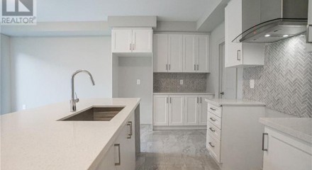 Residential - Single Family Home - Barrie, Canada - Canada