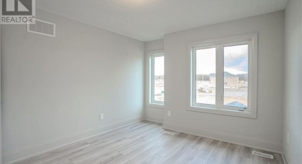 Residential - Single Family Home - Barrie, Canada - Canada