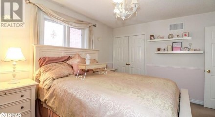 Residential - Single Family Home - Barrie, Canada - Canada